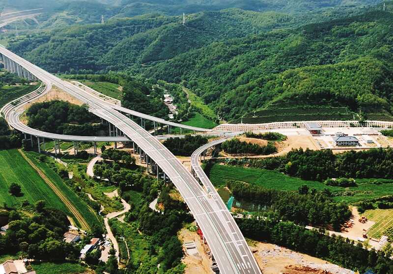 陜西麟法高速公路全線(xiàn)建成通車(chē)
